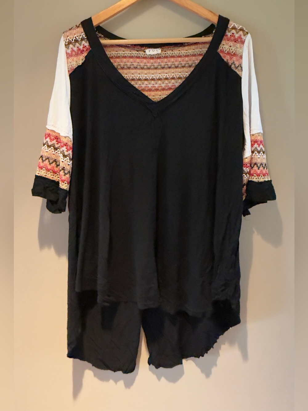 POL Black V-Neck Tunic with Multicolor Knit Shoulder and Sleeve Panels L